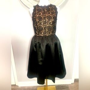 Banana Republic Scalloped Black Overlay Nude Lace - Perfect Black Dress Size 2